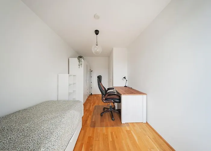 Great - 2 Bedrooms - With Parking *