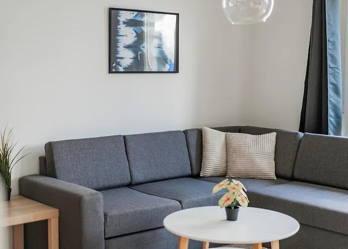 Great - 2 Bedrooms - With Parking *
